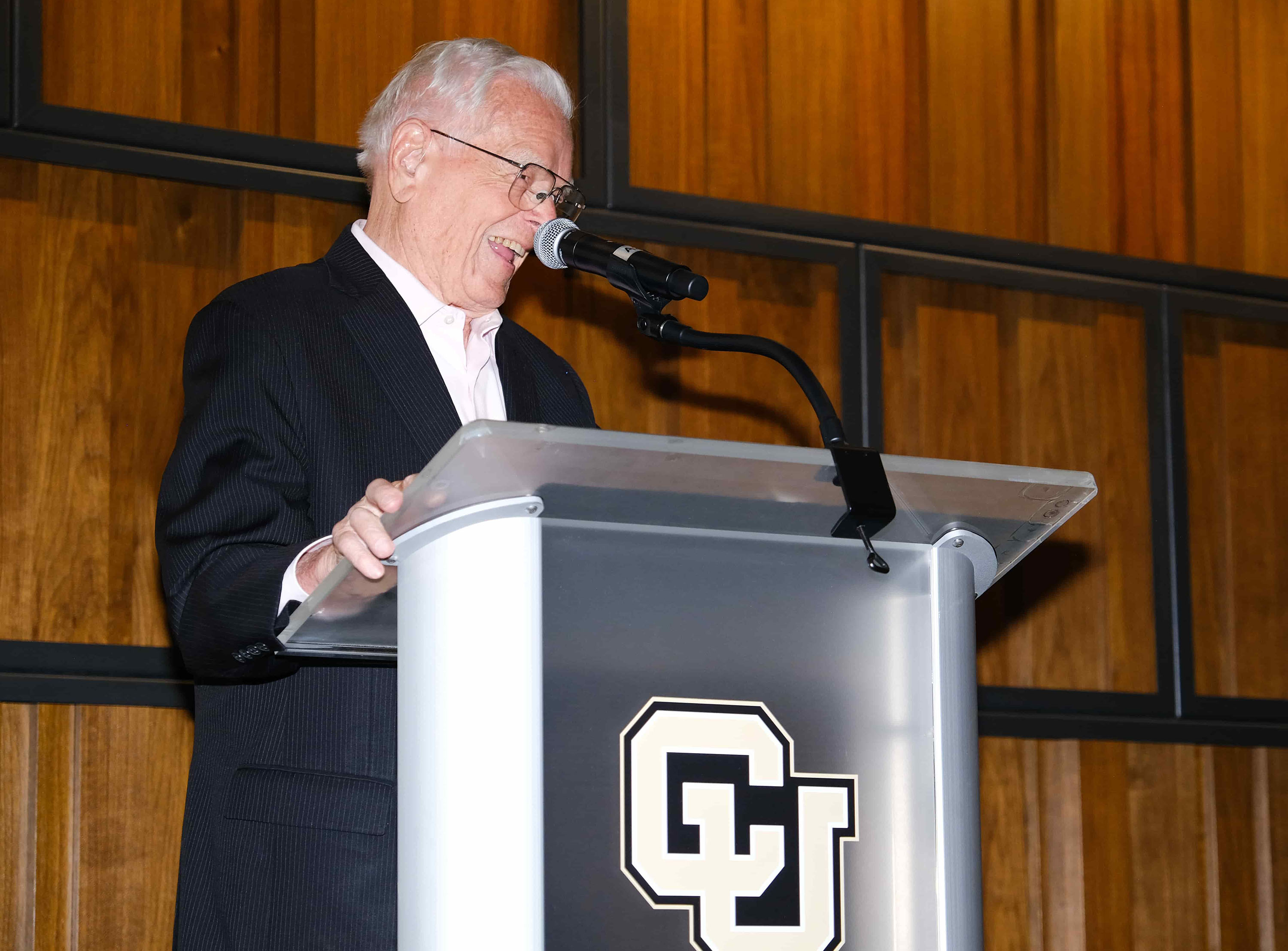 Former Colorado Governor Roy Romer accepting the award for Beatrice “Bea” Romer